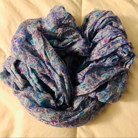 Multicolored Infinity Scarf 🦄 - Picture 5 of 5